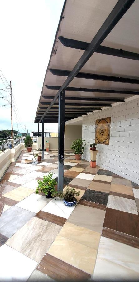 Ncg Suite Comegua Guayaquil Exterior photo