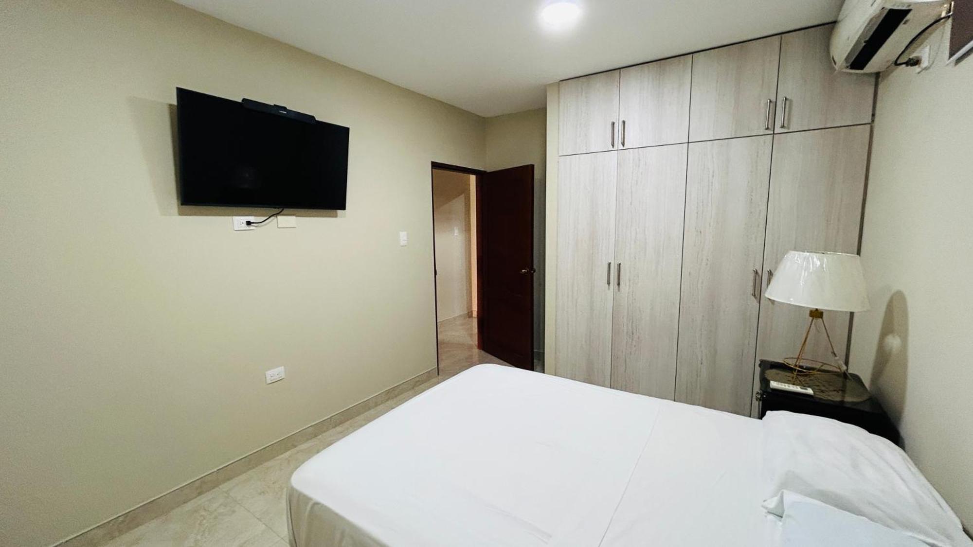 Ncg Suite Comegua Guayaquil Exterior photo